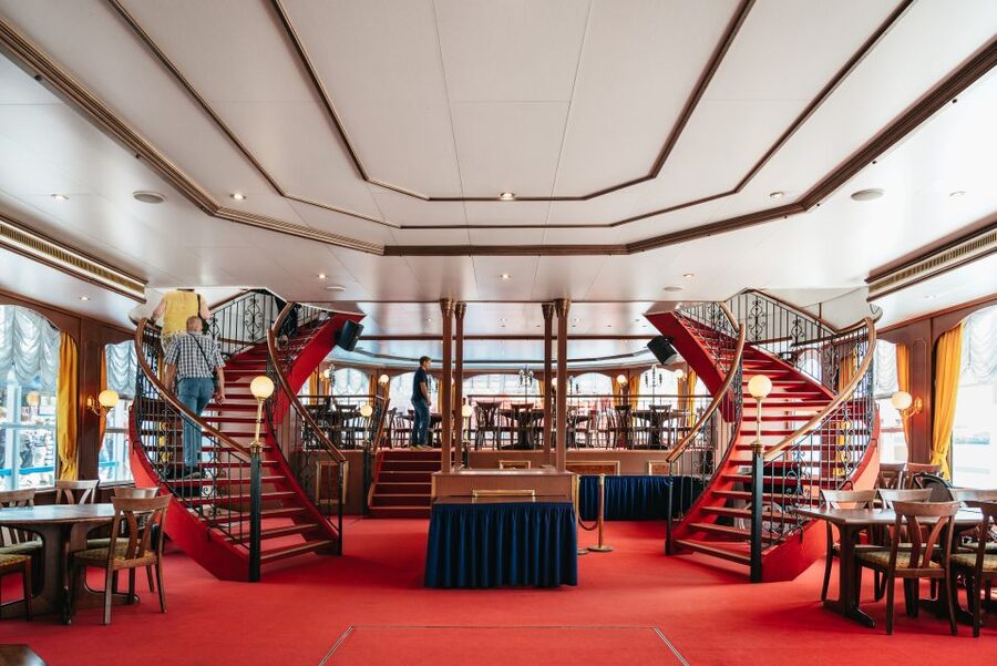 Hamburg: 1-Hour Harbor Sightseeing Cruise with HafenCity - Key points to know before boarding