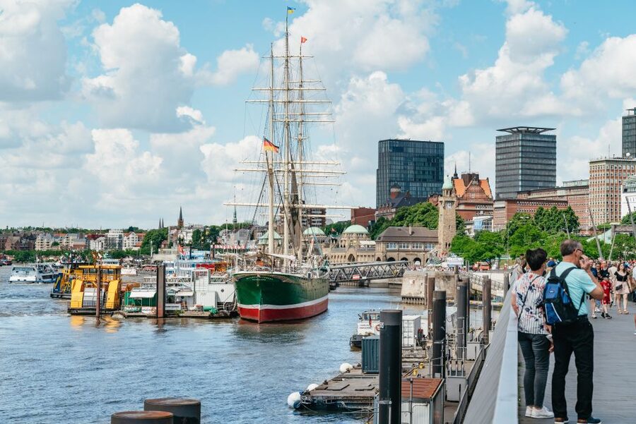 Hamburg: 1-Hour Harbor Sightseeing Cruise with HafenCity - The Elbe, Hamburg Port, and the working harbor