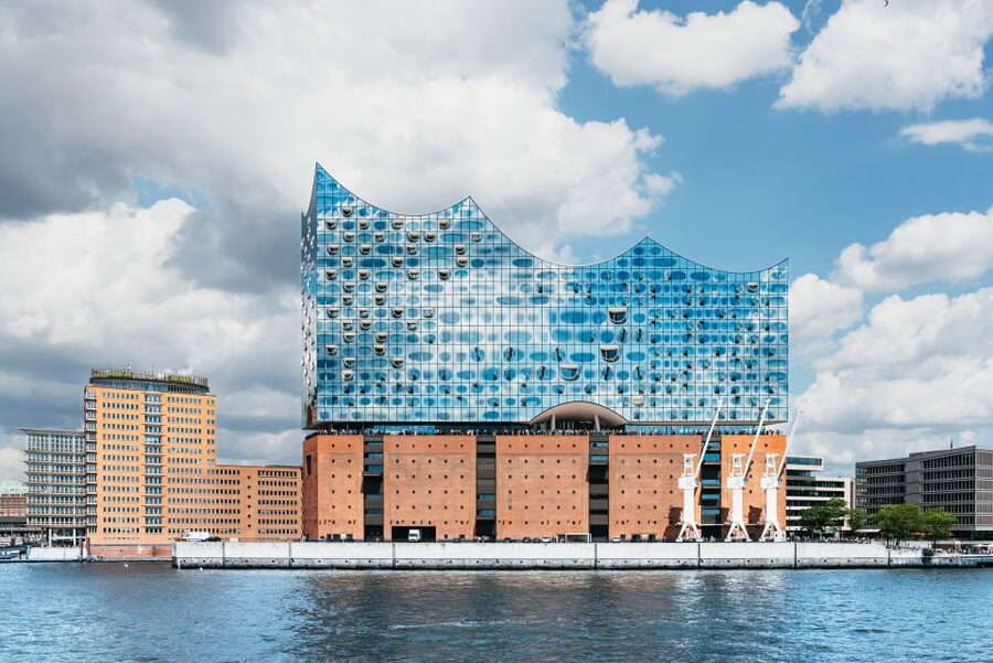 Hamburg: 1-Hour Harbor Sightseeing Cruise with HafenCity - Elbphilharmonie from the water