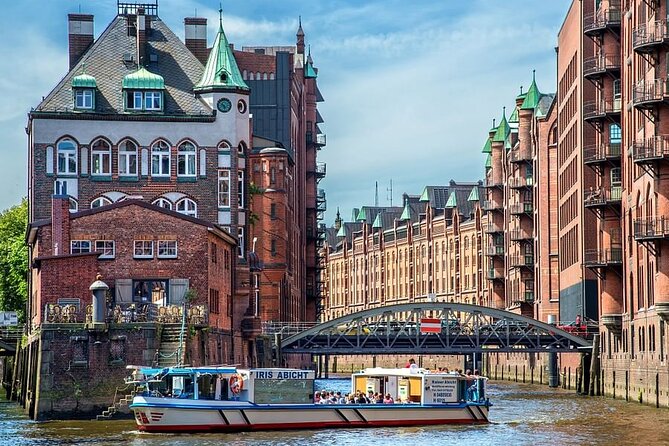Hamburg 2-hour harbor tour on the beautiful Elbe - Finding Brücke 1 at the Port of Hamburg