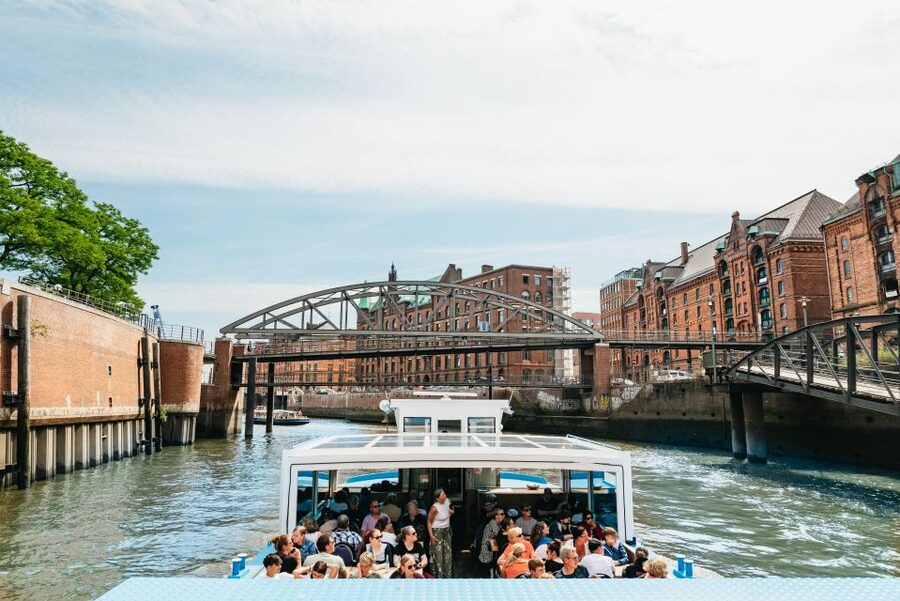 Hamburg: 2-Hour XXL Port of Hamburg Cruise Tour - Finding the Rainer Abicht departure point