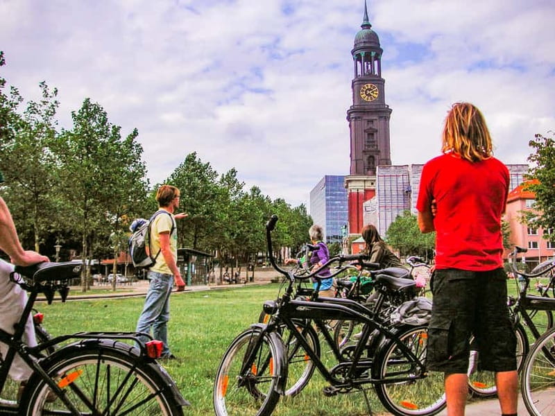Hamburg 3-Hour Bike Tour - Riding from Heiligengeistfeld to the Alster Lakes