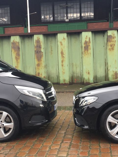 Hamburg: 3-Hour Limousine Tour with Driver-Guide - A limousine pickup that saves valuable time