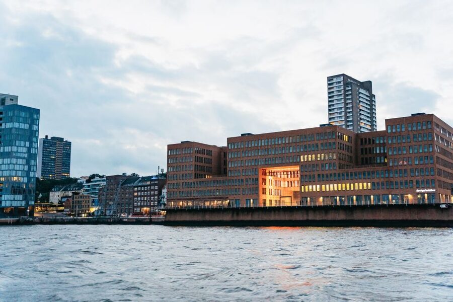 Hamburg: 90-Minute Evening Lights Harbor Cruise - Container terminals and ships at close range