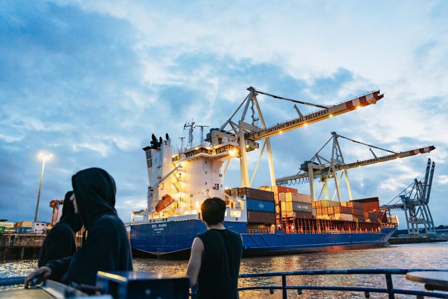 Hamburg: 90-Minute Evening Lights Harbor Cruise - Sunset, the Elbphilharmonie, and the best photo moments