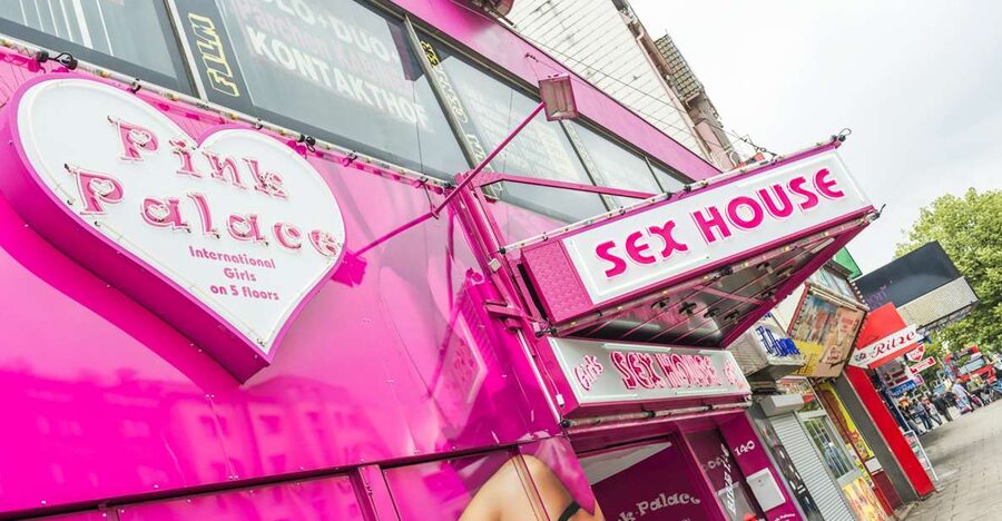 Hamburg: Adults Only Reeperbahn Tour - Key points before you book