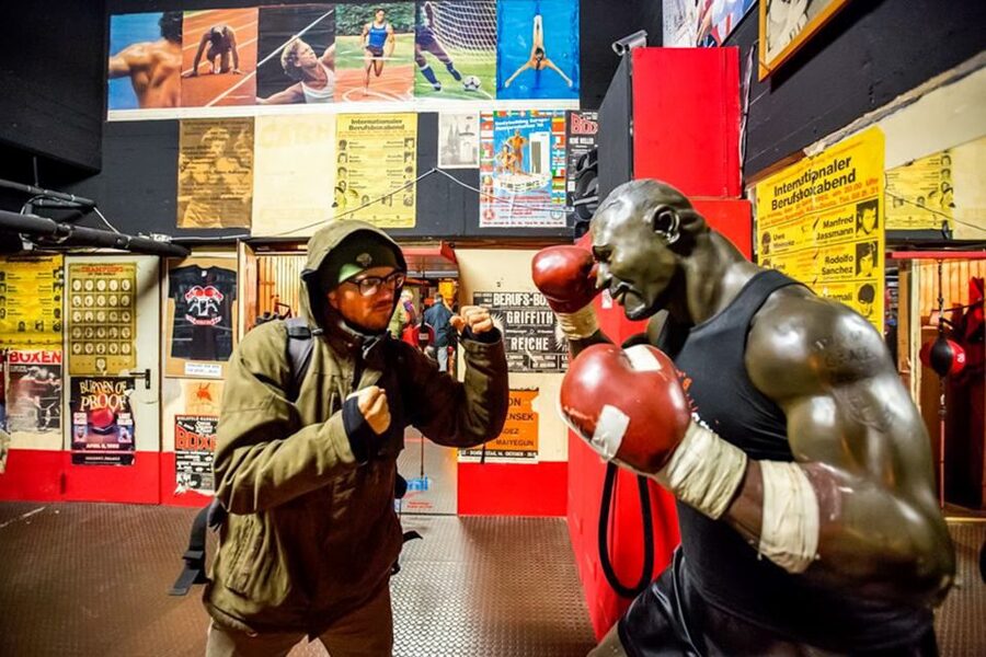 Hamburg: Adults Only Reeperbahn Tour - Why the Reeperbahn makes a good guided walk