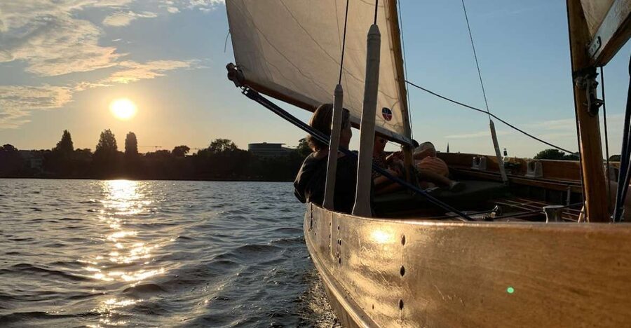 Hamburg: Alster River Sailboat Tour with Sundowner - Weather rules and what to wear