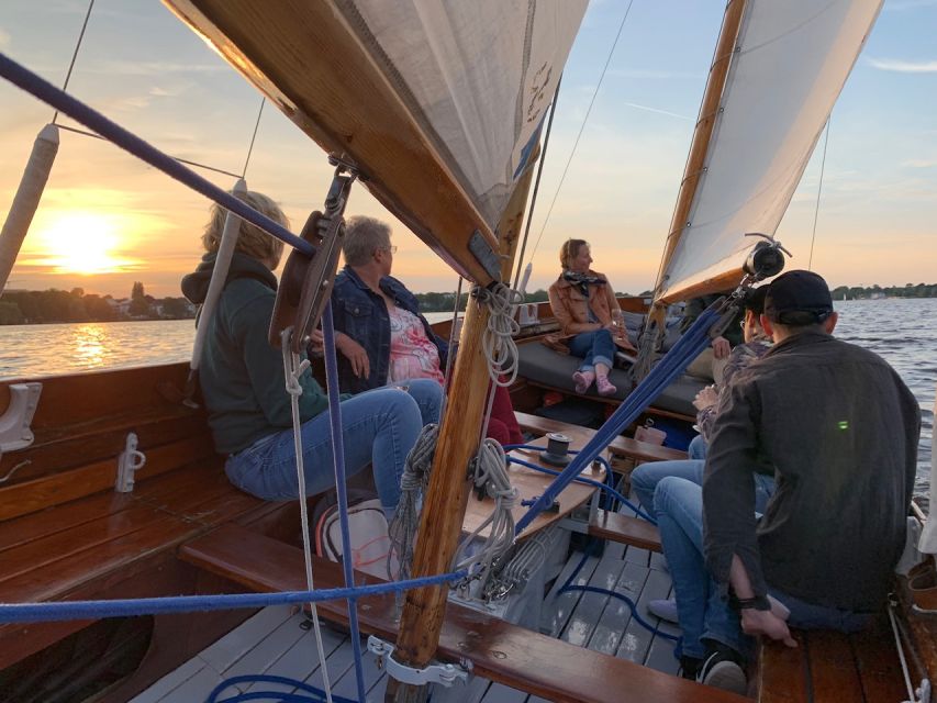 Hamburg: Alster River Sailboat Tour with Sundowner - What you will see from the boat