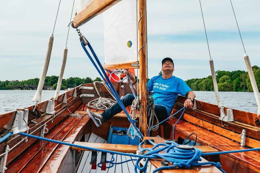Hamburg: Alster River Sailing Tour on a 2-Masted Sailboat - Who should book this sailing tour