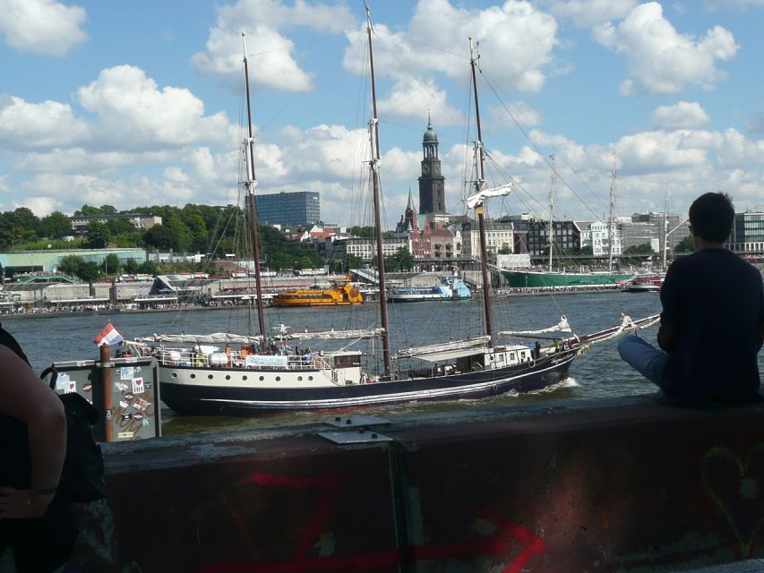 Hamburg: Bike Tour of the Speicherstadt & Old Harbor - Rolling into Speicherstadt’s brick canals