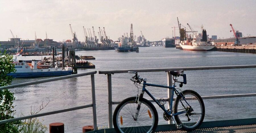 Hamburg: Bike Tour of the Speicherstadt & Old Harbor - From Schlüterstraße to the Chilehaus