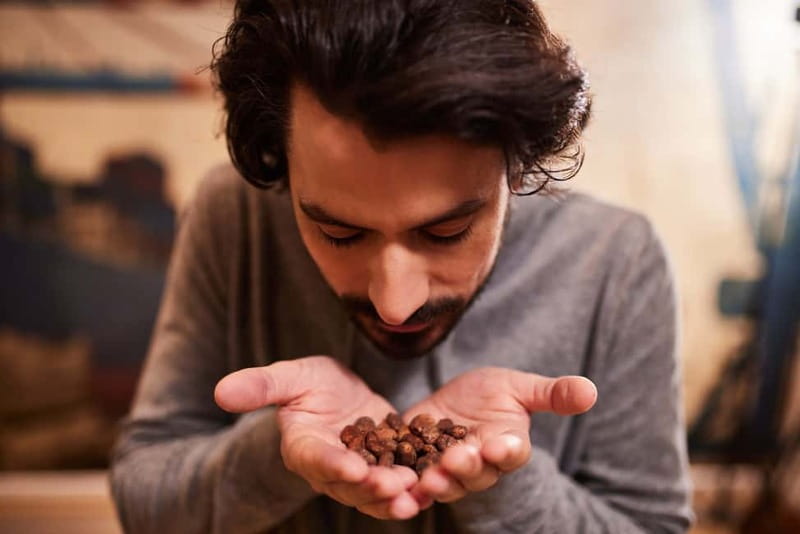 Hamburg: Chocoversum Guided Tour with Tastings - Making Your Own Bar at the End