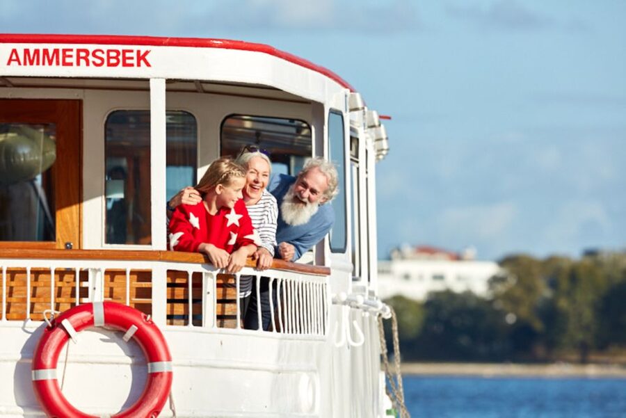 Hamburg: City Cruise on Alster Lake - The Outer Alster views from the white steamers