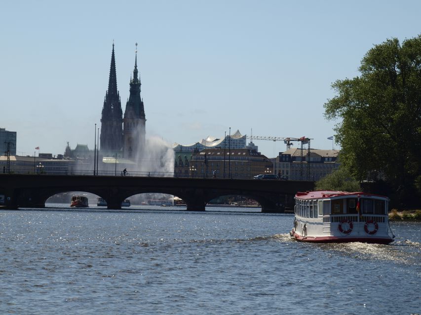 Hamburg: City Cruise on Alster Lake - The best time to take the trip