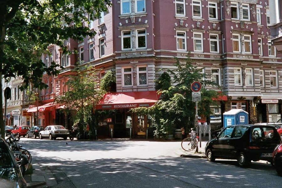 Hamburg: Downtown, Alster & Creative Neighborhoods by Bike - What the small group and bicycle add