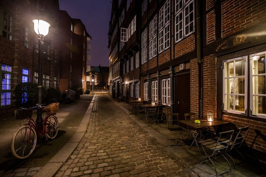 Hamburg: Eerie Speicherstadt Tour - Why Hamburg’s Nighttime Side Feels Different