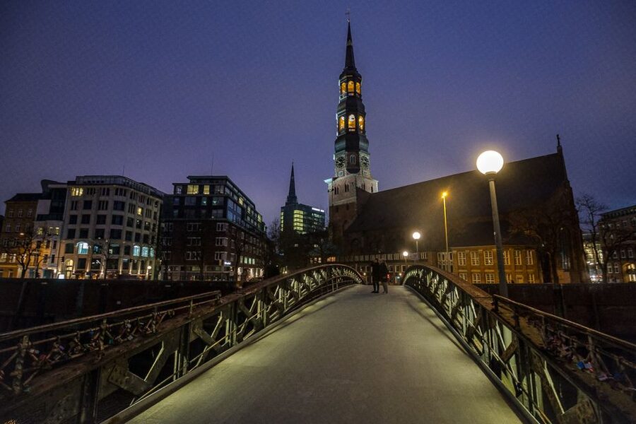 Hamburg: Eerie Speicherstadt Tour - Starting at St. Catherine’s Church