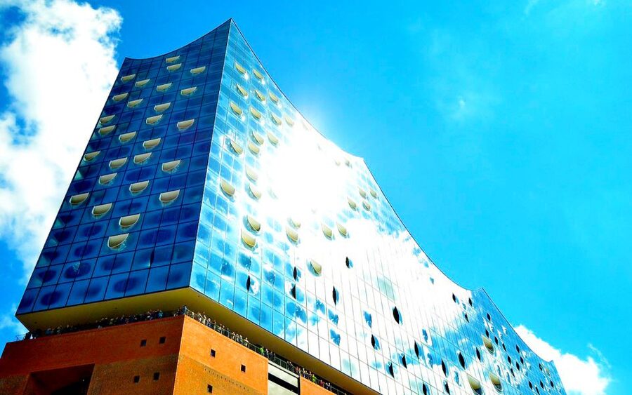 Hamburg: Elbphilharmonie Plaza, Highlights & Surroundings - Finding Kehrwieder 12 before the tour