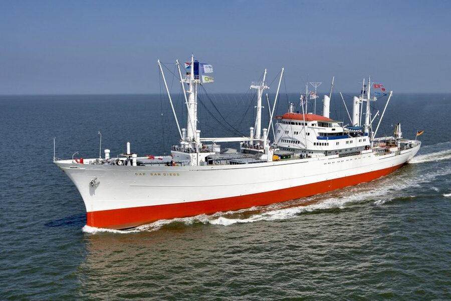 Hamburg: Entrance to the Museum Ship Cap San Diego - Follow the story of Hamburg’s emigrants