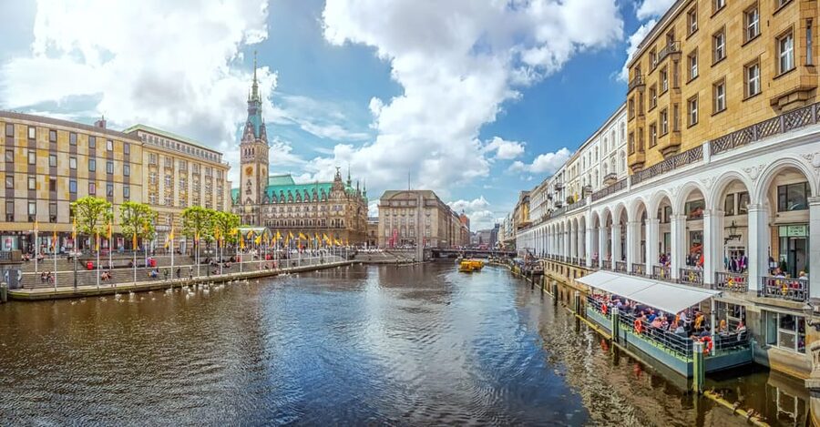 Hamburg: Guided Bike Tour - Key points at a glance
