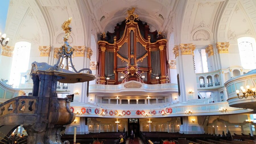 Hamburg: Guided Tour of St. Michael's Church - Stories from the legendary crypt
