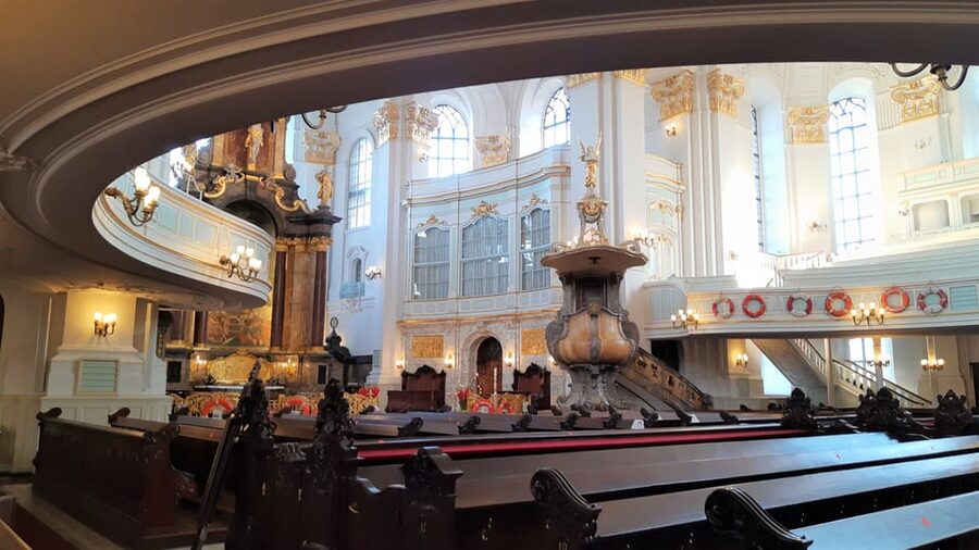 Hamburg: Guided Tour of St. Michael's Church - What the private format adds