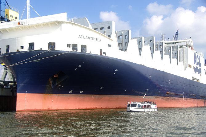 Hamburg harbor tour with a barge - Getting close to Hamburg’s giant ships