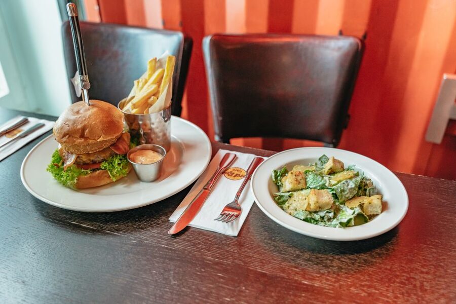 Hamburg: Hard Rock Cafe Skip-the-Line Meal - Who will enjoy this experience most?