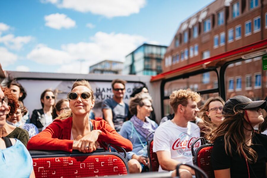 Hamburg: Hop-On Hop-Off Bus with Alster or Harbor Cruise - Central Hamburg, the Kunsthalle, and the Alster