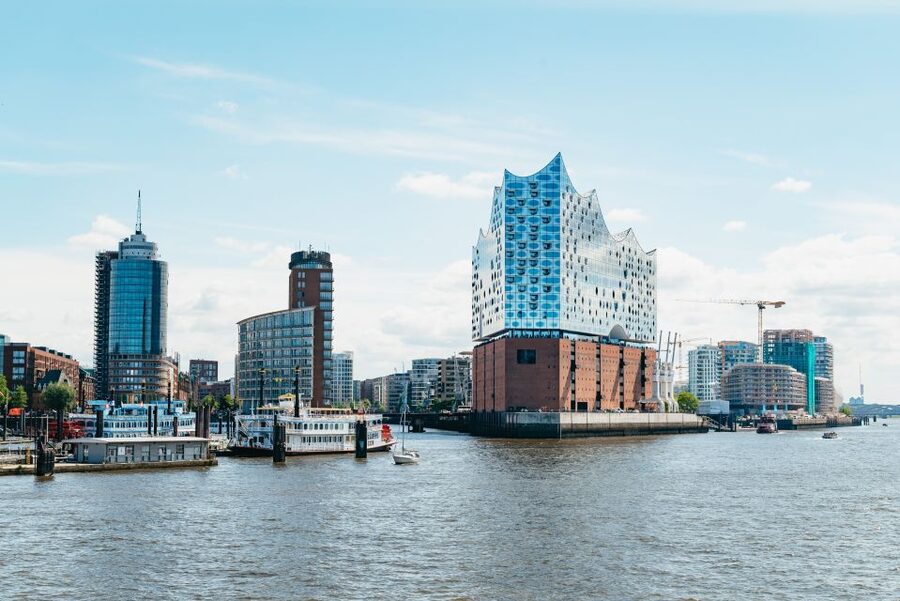Hamburg: Hop-On Hop-Off Bus with Alster or Harbor Cruise - How to get the best value from $44