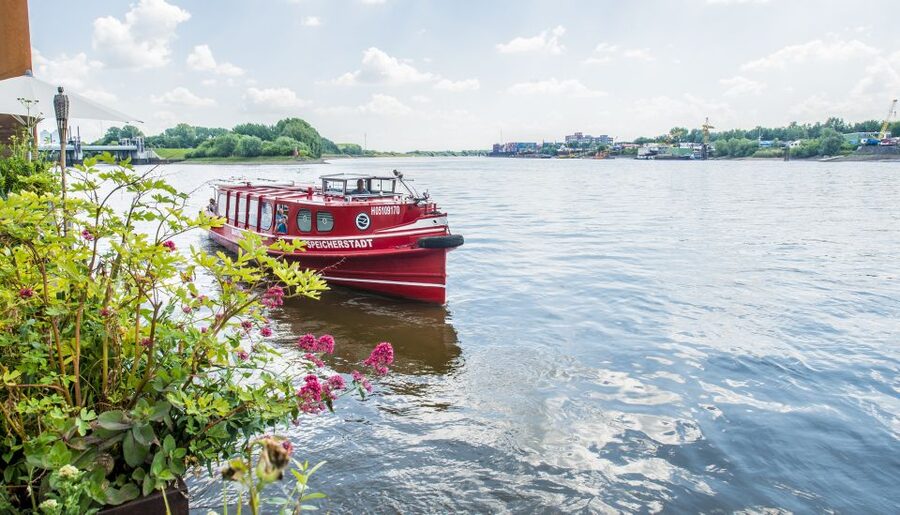 Hamburg: Hop-On Hop-Off Harbor Cruise with Commentary - Elbe Island and BallinStadt