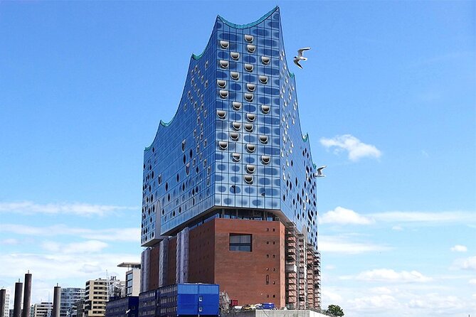 Hamburg Hop-on-Hop-off Tour, Harbor and Lake Alster Cruise - Reeperbahn and St. Pauli