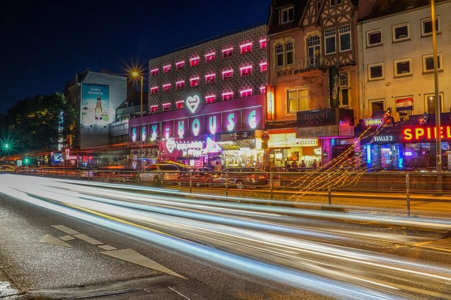 Hamburg: In the Footsteps of "Olivia" Reeperbahn Tour - Herbertstraße and the red light district