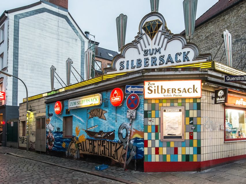Hamburg: Insider Tour of the Reeperbahn & St. Pauli - The optional club finish