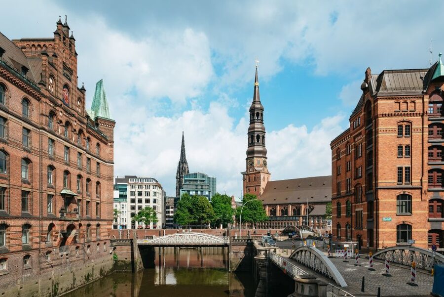 Hamburg: Line A Sightseeing Hop-On Hop-Off Bus Tour - Speicherstadt, Hamburg’s historic warehouse district