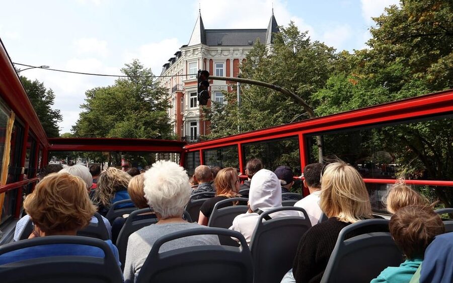 Hamburg: Line C Sightseeing Hop-On Hop-Off Bus Tour - Town Hall and the central city