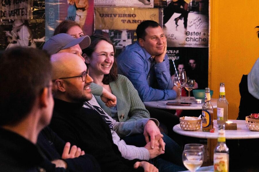 Hamburg: Moin Comedy Club Stand Up Comedy Live Show Ticket - Drinks, snacks, and the value of the ticket