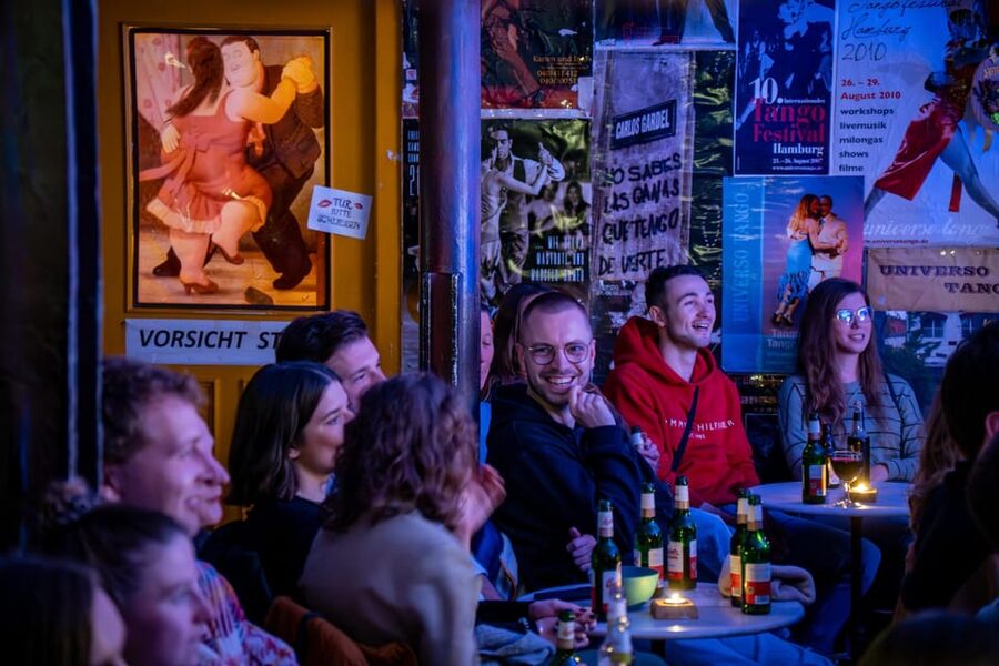 Hamburg: Moin Comedy Club Stand Up Comedy Live Show Ticket - A practical plan for the evening