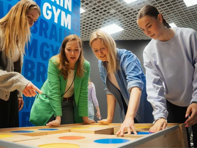 Hamburg: Museum of Illusions Ticket - Brain Gym brings puzzles into the visit