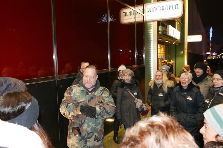 Hamburg: Olivia Jones Tour with Iconic Barker Fabian - The characters behind the St. Pauli names