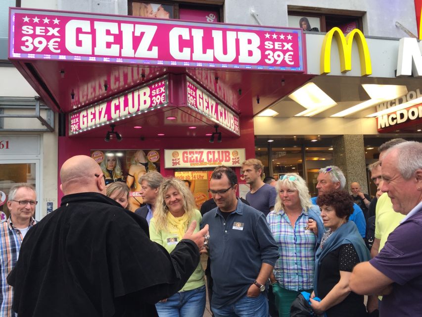 Hamburg: Original Kiez Tour in German with Eddy Kante - Ending at Olivia Jones Bar