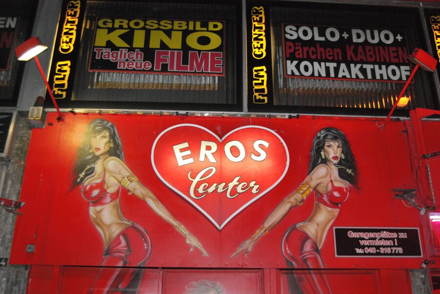 Hamburg: Private 1.5-Hour Walking Tour of St. Pauli - Walking the Reeperbahn, Hamburg’s famous nightlife mile