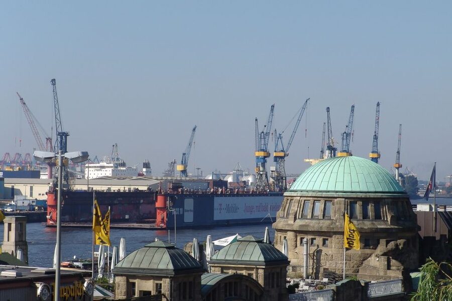 Hamburg: Private 2-Hour Guided Tour in Your Own Bus - Key points to know before booking
