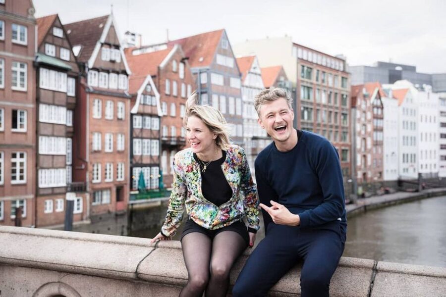 Hamburg: Private Couples' Photoshoot and Walking Tour - Why this Hamburg experience works