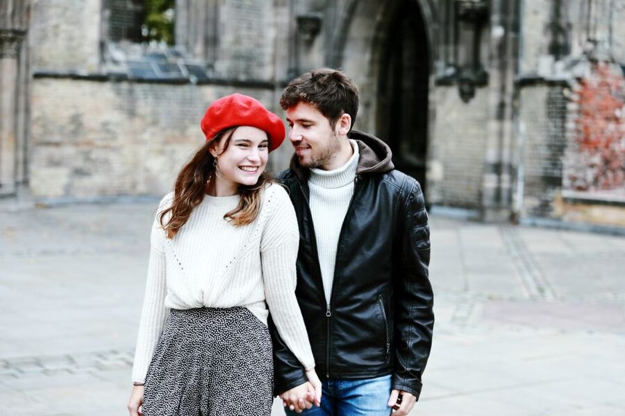 Hamburg: Private Couples' Photoshoot and Walking Tour - Meeting near Jungfernstieg or Beatles-Platz