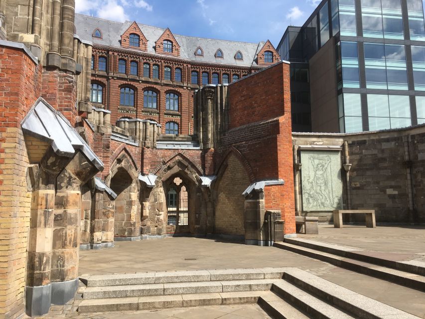 Hamburg: Private Tour Down Town around City Hall - Reichenstraßen, Africa House, and Hamburg’s global connections