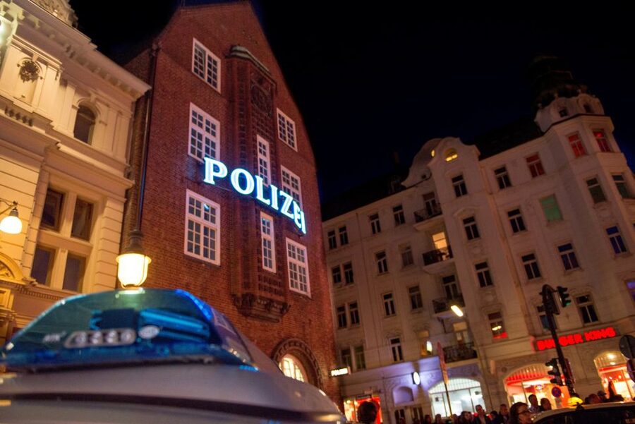 Hamburg: Private Tour Red Light District Walking Tour - Hans-Albers-Platz and the old bar culture