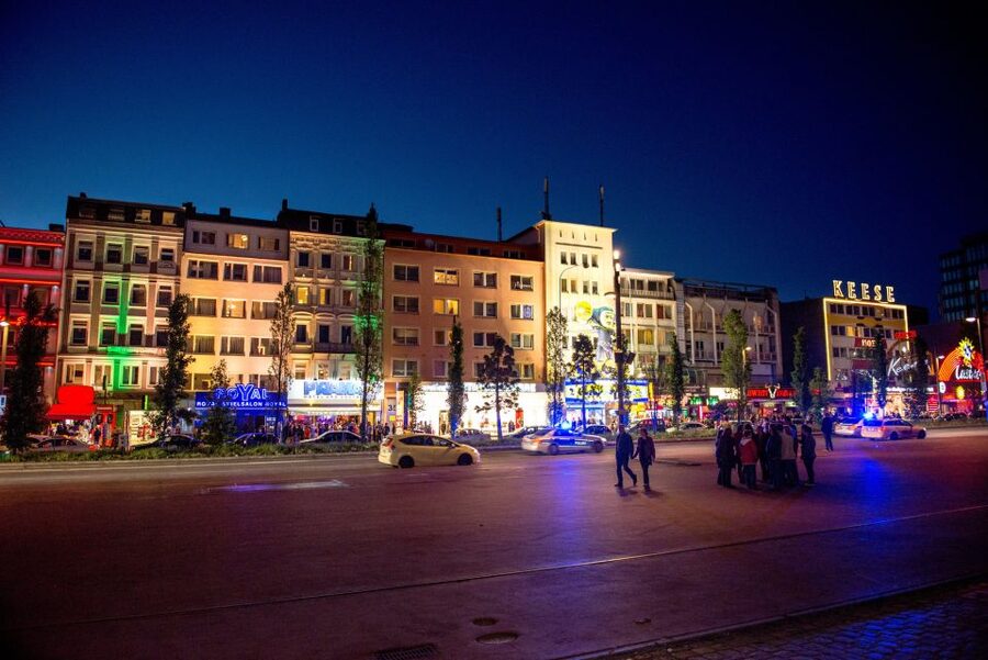 Hamburg: Private Tour Red Light District Walking Tour - Timing, age limits, and what to bring