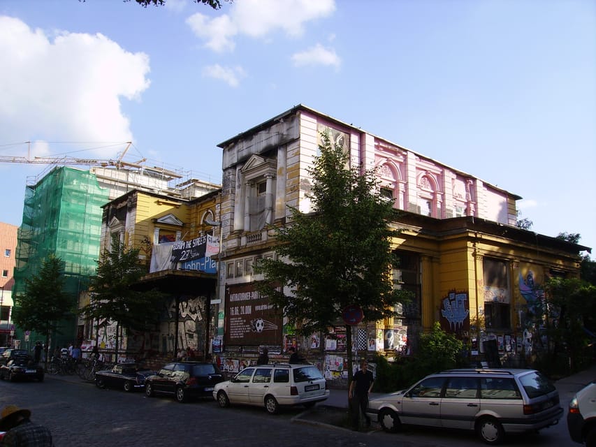 Hamburg: Private Tour - Schanzenviertel & Karolinenviertel - The Rote Flora: culture, conflict, and context